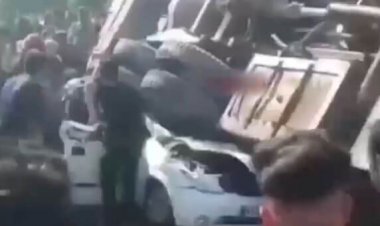 فیلم سقوط جرثقیل روی  تیبا