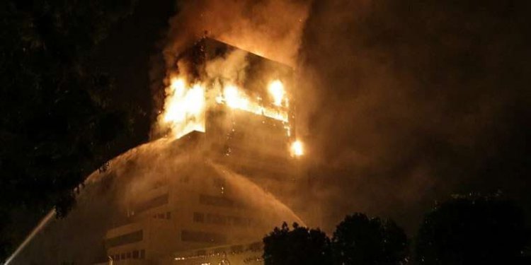 آتش سوزی مهیب در منطقه ویژه پارسیان