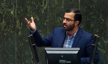 نماینده مجلس: مگر قرار است اصفهان یا شیراز را بزنیم که برد موشکها ۳۰۰ کیلومتر باشد؟