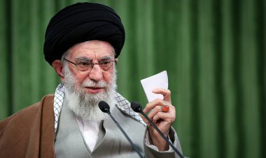 رهبر معظم انقلاب: مسئولان  احساس مسئولیت بیشتری داشته باشند