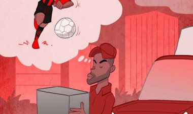 ببینید؛ پیک غذا ستاره فوتبال شد!