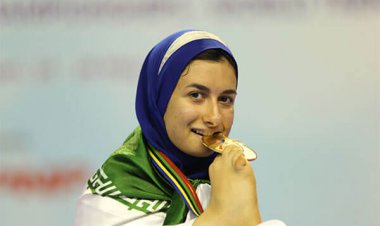 دختر شیرازی که بدون دست قهرمان شد