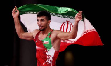 گرایی بهترین کشتی‌گیر سال 2021 جهان