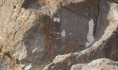 کشف یک کتیبه مهم در «کوه زنه» مرودشت