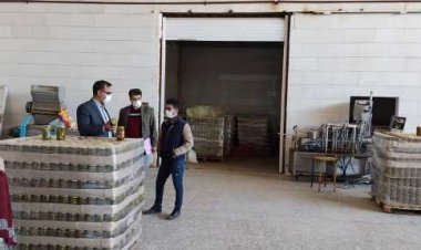 کشف ۴۰ هزار شیشه‌ خیار شور با علامت استاندارد جعلی