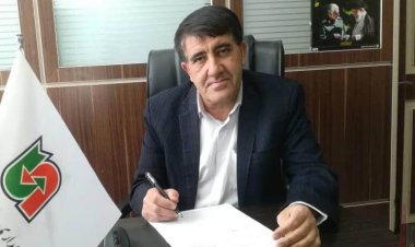 اشکهای یک مسئول در نشست اقتصاد مقاومتی/ صدایم را به گوش استاندار برسانید