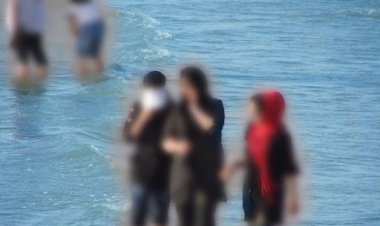 امام جمعه بوشهر: قانون عفاف و حجاب در سواحل استان باید اجرا شود