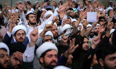 شکایت و طلب خسارت گروهی از طلاب قم از ۱۵ بازیگر زن