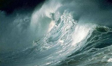 سواحل بوشهر طوفانی می‌شود