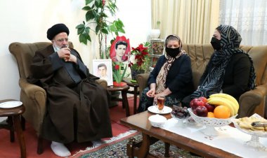 حضور رئیسی در منزل شهید مسیحی