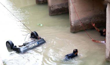 سقوط پراید در کانال آب