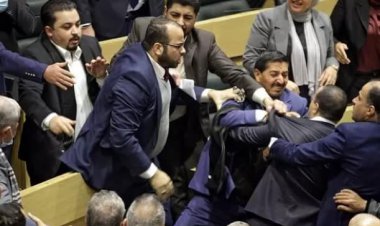 ببینید؛ دعوای کوچه بازاری در پارلمان اردن!