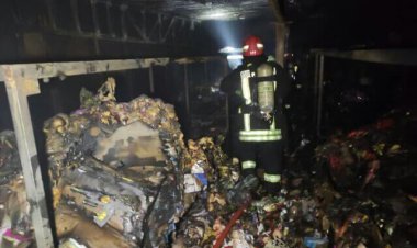 حریق اسباب بازیها در شیراز خاموش شد