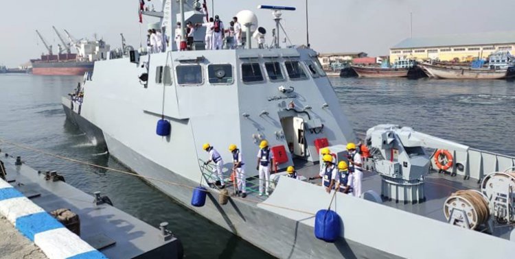 ناوگروه رزمی نیروی دریایی ارتش پاکستان وارد بندرعباس شد