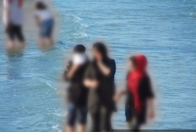 امام جمعه بوشهر: قانون عفاف و حجاب در سواحل استان باید اجرا شود