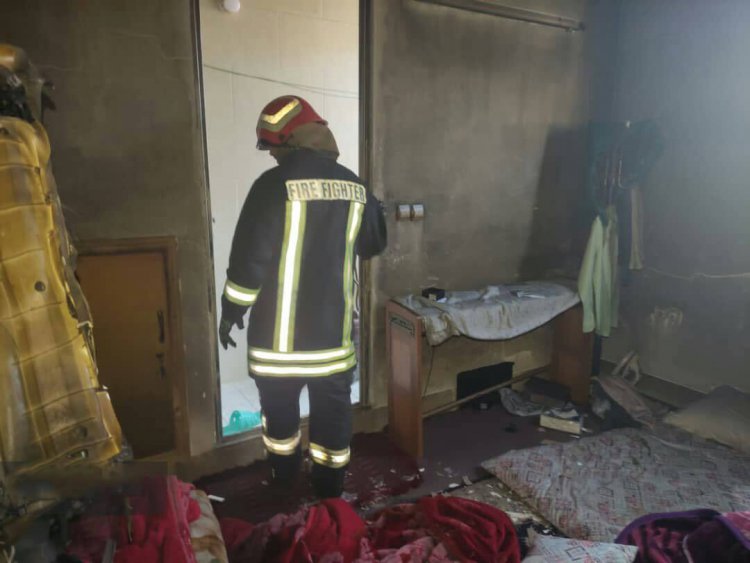 نجات مادر و فرزند از میان آتش‌ در شیراز