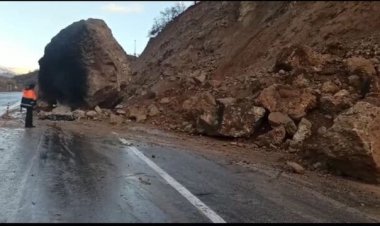 جزئیات مسدود شدن محور یاسوج به اصفهان در پی ریزش کوه