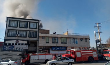 ساختمانی مسکونی-تجاری در شیراز آتش گرفت