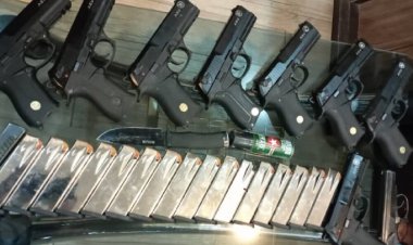 سواری ولکس قاچاقچی سلاح توقیف شد