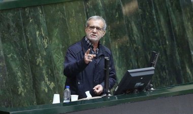 یک نماینده خطاب به مسئولان: یک سفره برای خودتان پهن کرده اید و یک سفره برای مردم!