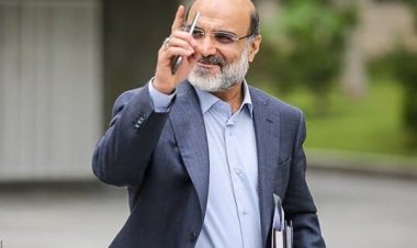 علی عسگری خبر استعفایش را تکذیب کرد / با قدرت می‌مانم و برنامه دارم