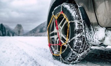 تردد در محور‌های کوهستانی تنها با زنجیرچرخ امکانپذیر است