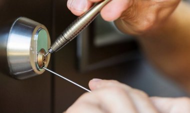 باز کردن ساده قفل ضدسرقت با یک نی نوشابه!