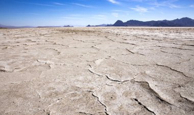 باران و سیل هم زورش به خشکی دریاچه‌های فارس نرسید