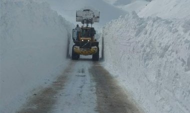 ۶ متر برف در لرستان؛ باور کنیم؟