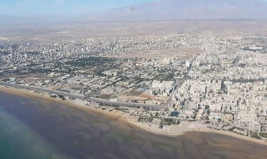 مشاهده لکه نفتی در آب های هرمزگان