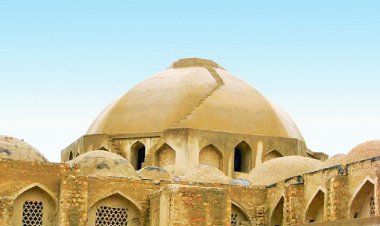 نامهربانی باران با آثار تاریخی لارستان