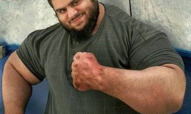 کری‌خوانی ترسناک‌ترین مرد جهان برای یک بوشهری