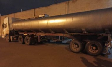 توقیف یک دستگاه تریلر حامل مشروبات الکلی در یاسوج