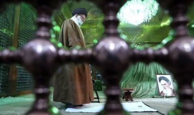 حضور رهبر معظم انقلاب در حرم امام خمینی (ره)