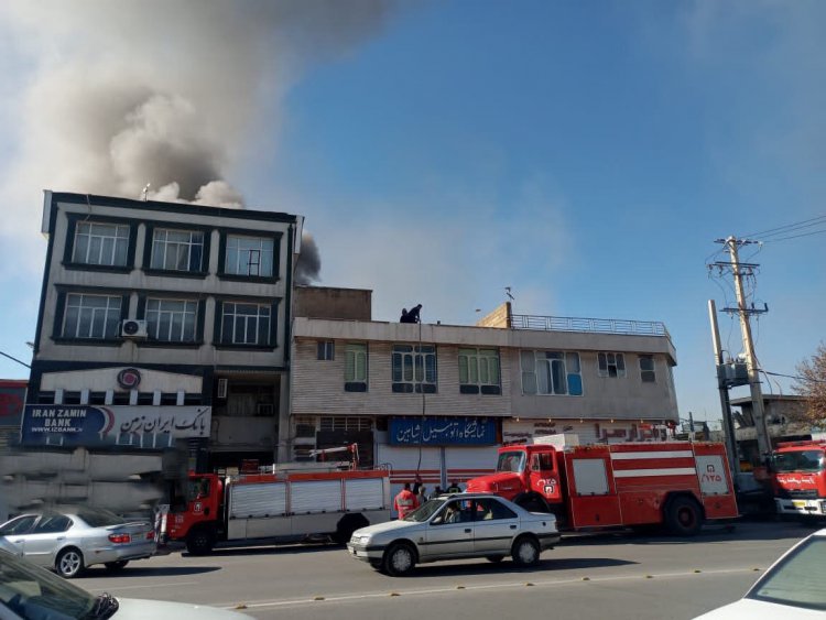 ساختمانی مسکونی-تجاری در شیراز آتش گرفت