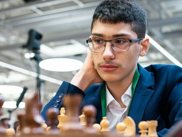 اعجوبه ایرانی پدیده شطرنج جهان در سال ۲۰۲۱ شد