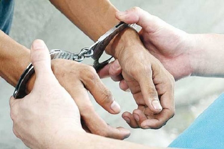 دستبند پلیس فتا خوزستان بر دستان کلاهبردار ۱۷ میلیاردی تلگرامی