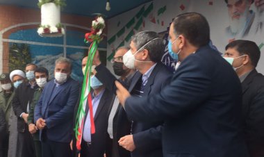 نواختن زنگ چهل و سومین فجر انقلاب اسلامی در شیراز