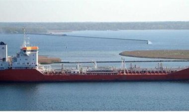 نجات جان ۱۷ خدمه شناور پانامایی توسط شناورهای ایرانی