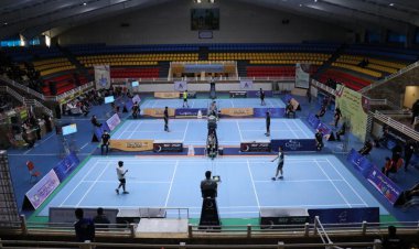 آغاز مسابقات بدمينتون فجر در شيراز