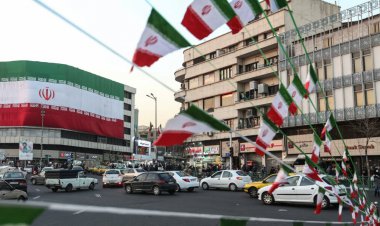 راهپیمایی ۲۲ بهمن در شهرهای قرمز خودرویی و موتوری برگزار می‌شود