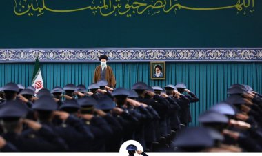 رهبر معظم انقلاب: حرکت ۱۹ بهمن ضربه آخر به پیکر پوسیده رژیم پهلوی بود