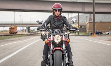 نماینده مرودشت خطاب به ناجا: موتورسواری زنان منع قانونی ندارد