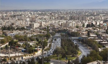 شهرداری شیراز از نصب نمادهای شرک و کفرآلود در ساختمان‌های شهر جلوگیری کند