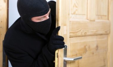 ببینید | تصاویر باورنکردنی از رفتار عجیب یک دزد حین سرقت!