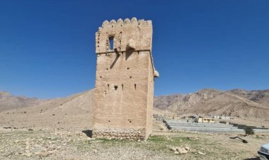 قلعه برج گری کوه کوهیج در بستک مرمت و بازسازی میشود