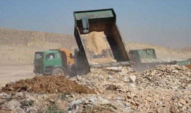 نخاله‌های رها شده در اهواز معادل ۲۳ هزار کامیون است