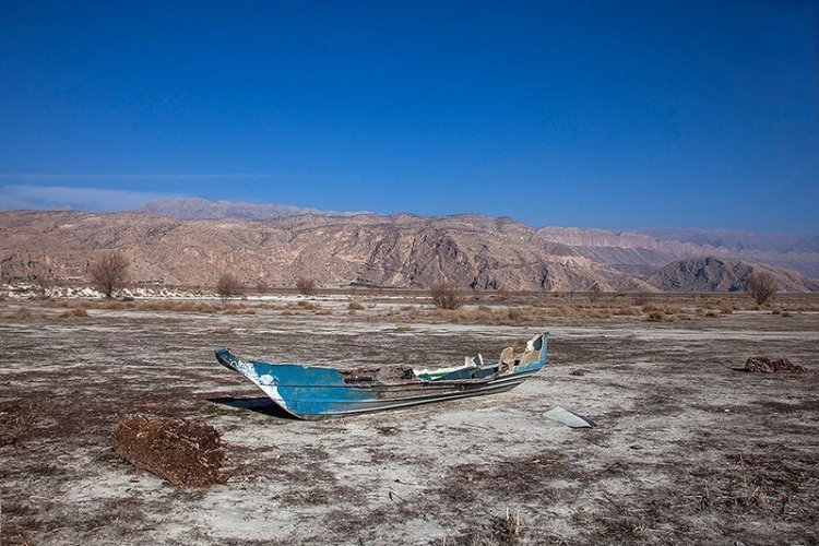 پریشان؛ تیشه کشت چهارفصل بر بزرگترین دریاچه‌ آب شیرین خاورمیانه