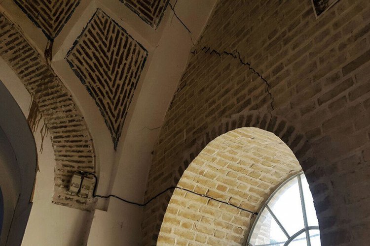سقف مسجدی با قدمت ۷۰۰ ساله در دزفول ریخت