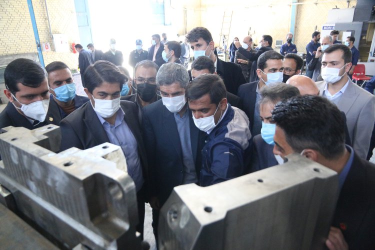 با هدف کاهش وابستگی به خارج از کشور واحد‌ تولید‌ قطعات صنایع فولاد‌، نفت، گاز و پتروشیمی در شهرک صنعتی شیراز به بهره برداری رسید